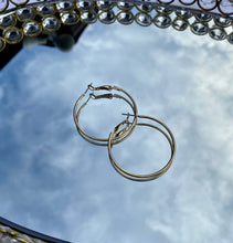 Load image into Gallery viewer, Medium Hoops